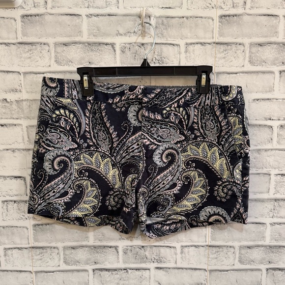 Women’s Banana Republic blue paisley print flat front Hampton fit shorts size 14 - Picture 1 of 5